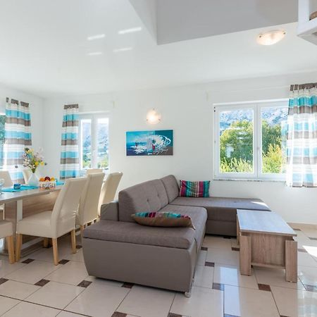 Beautiful Apartment Lovorka 6 , Baska, Krk 外观 照片
