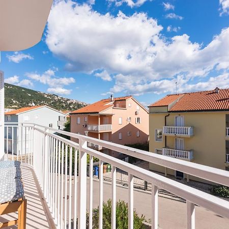Beautiful Apartment Lovorka 6 , Baska, Krk 外观 照片