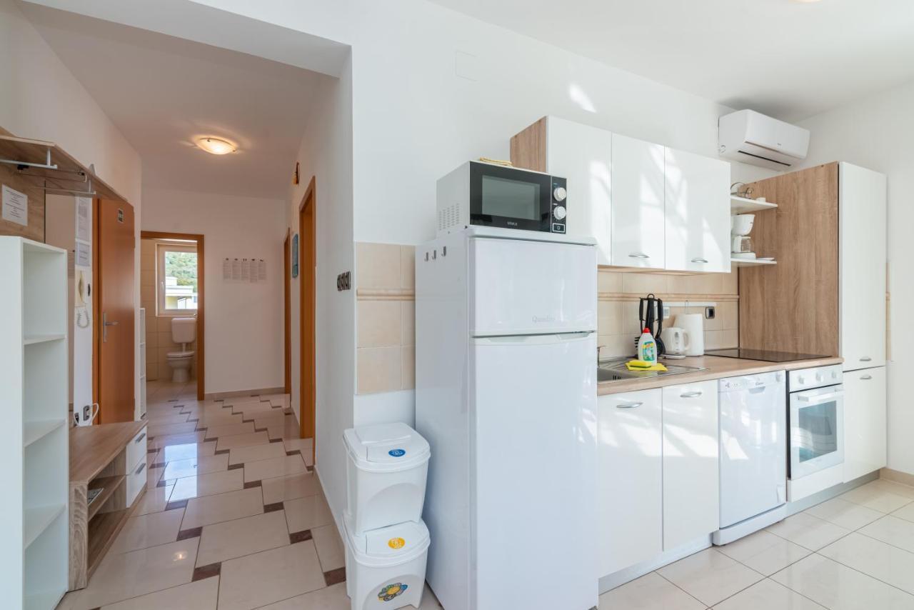 Beautiful Apartment Lovorka 6 , Baska, Krk 外观 照片