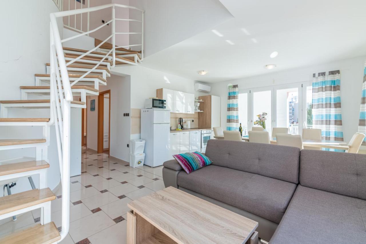 Beautiful Apartment Lovorka 6 , Baska, Krk 外观 照片