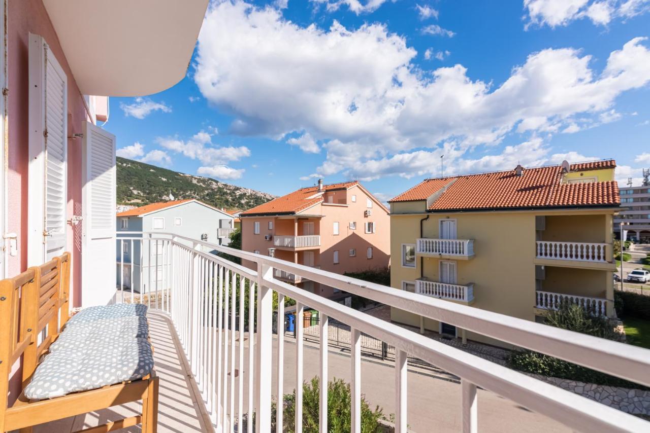 Beautiful Apartment Lovorka 6 , Baska, Krk 外观 照片