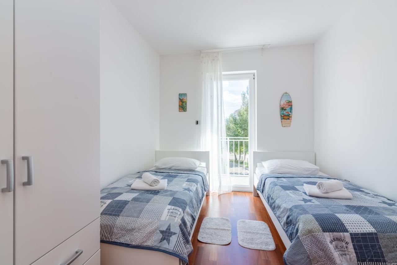 Beautiful Apartment Lovorka 6 , Baska, Krk 外观 照片