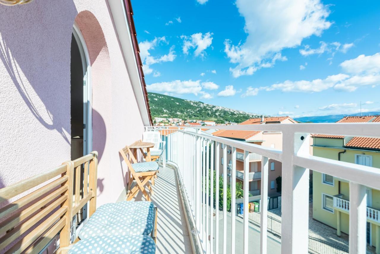 Beautiful Apartment Lovorka 6 , Baska, Krk 外观 照片