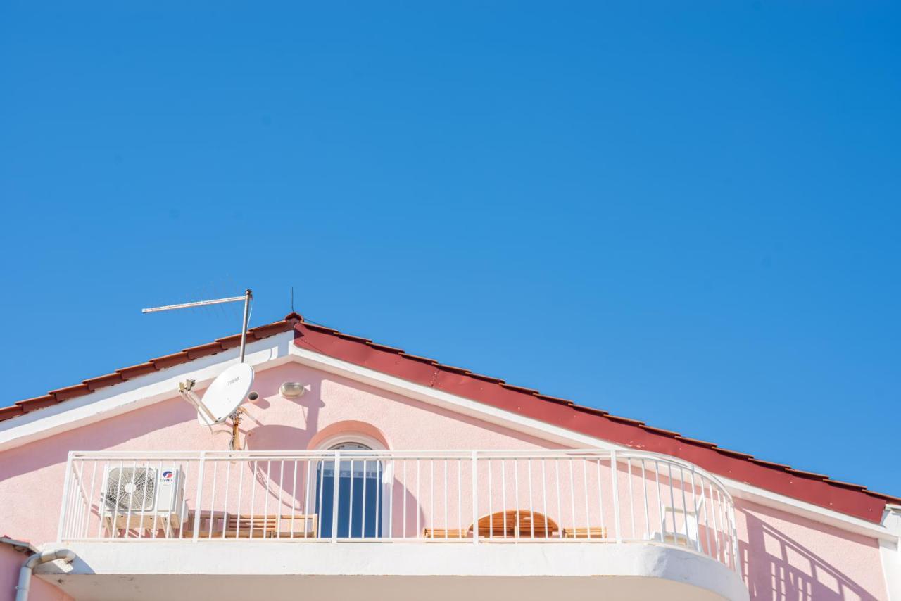 Beautiful Apartment Lovorka 6 , Baska, Krk 外观 照片