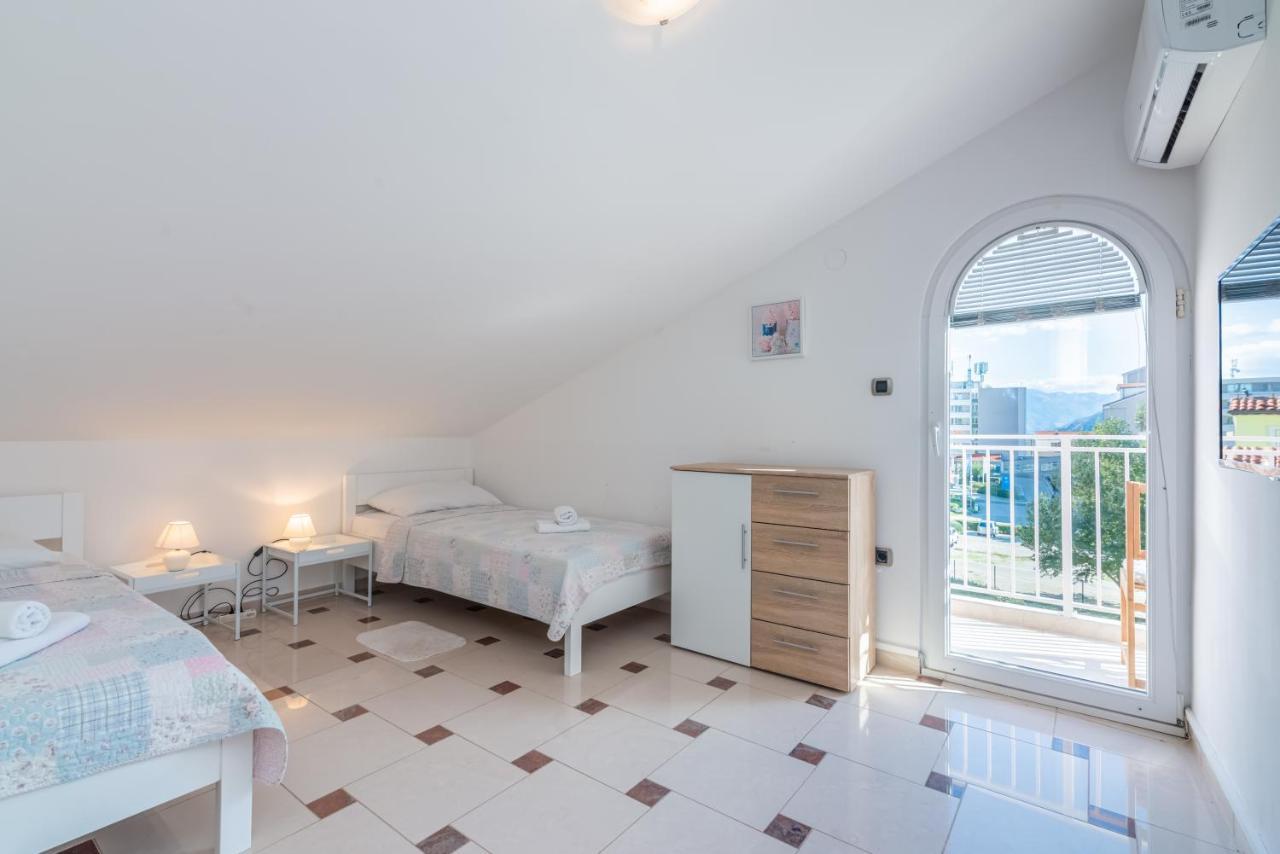 Beautiful Apartment Lovorka 6 , Baska, Krk 外观 照片