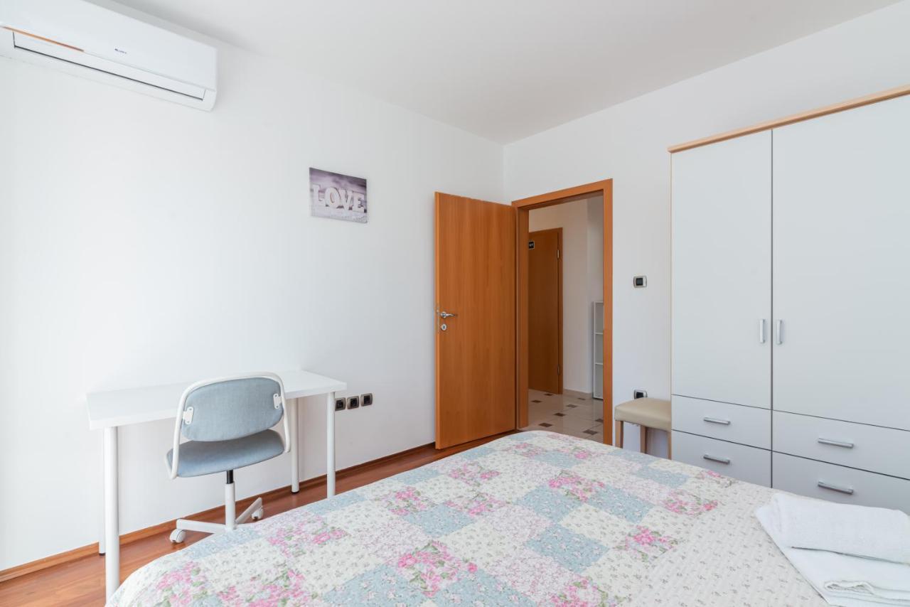 Beautiful Apartment Lovorka 6 , Baska, Krk 外观 照片