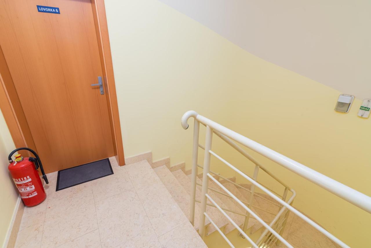 Beautiful Apartment Lovorka 6 , Baska, Krk 外观 照片