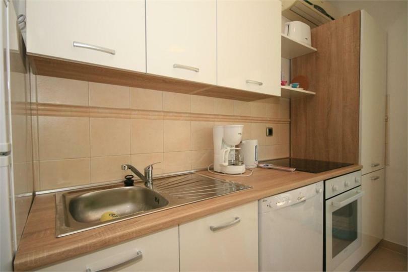Beautiful Apartment Lovorka 6 , Baska, Krk 外观 照片